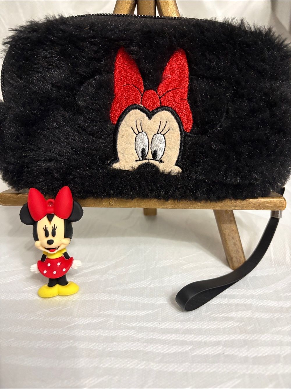 Disney Minnie Mouse Wristlet